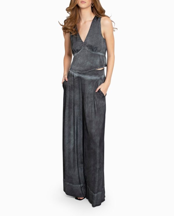 garment dyed v neck top